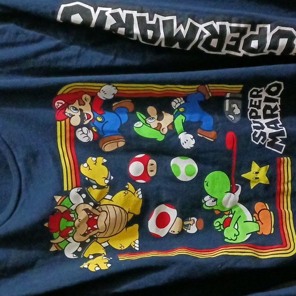 Super Mario long sleeve large t-shirt. - Picture 3 of 4